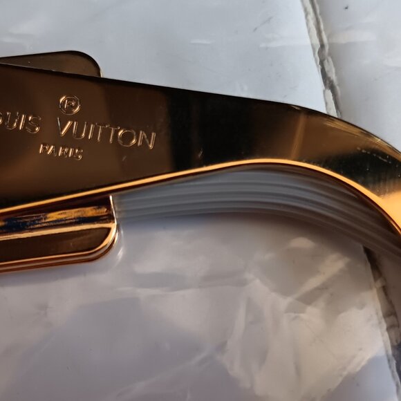 LV Folding Hanger - Picture 3 of 4